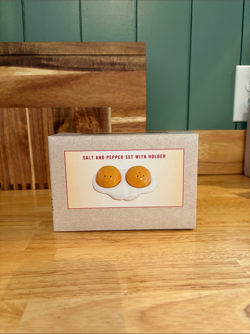 Cracker Barrel Egg Salt and Pepper Set